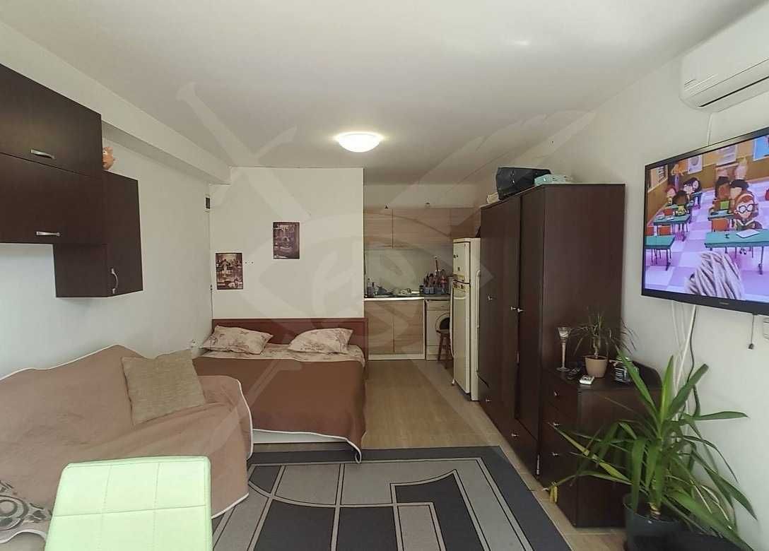 Дава се под наем Едностаен апартамент в Варна, Левски - 35 кв.м за 240 € - Снимка #1