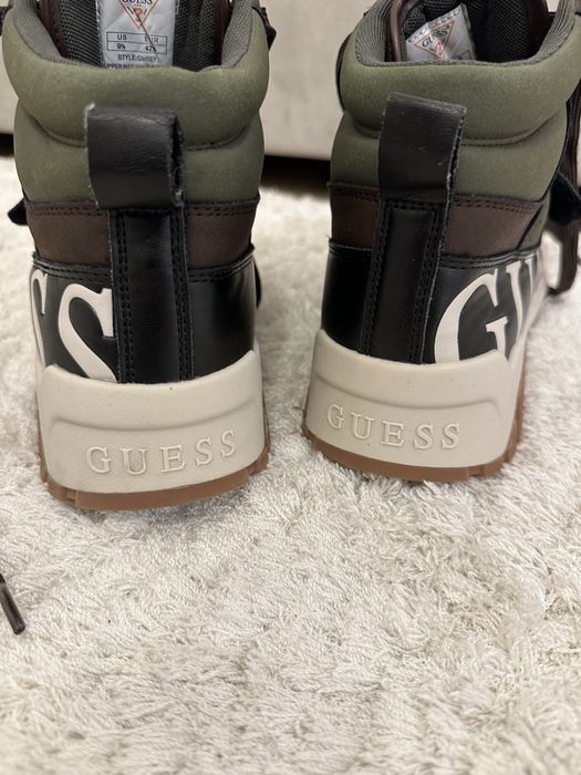 Vand adidasi noi Guess adusi din State , marime 42,5