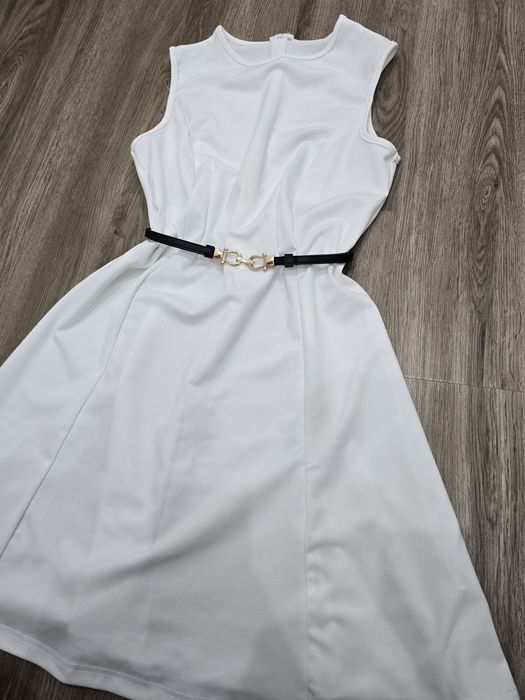 Бяла дамска рокля