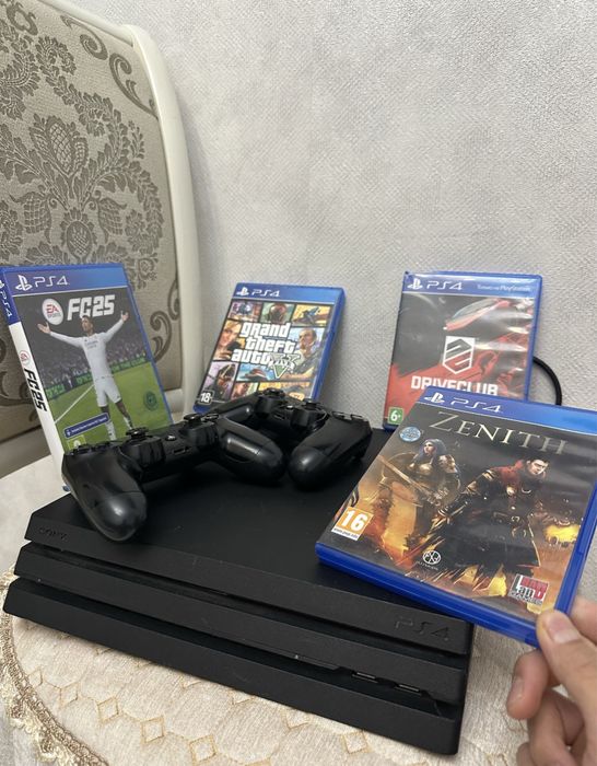 Playstation 4 PRO 1tb в очень хорошем состоянии 2 геймпада гта5 фифа25