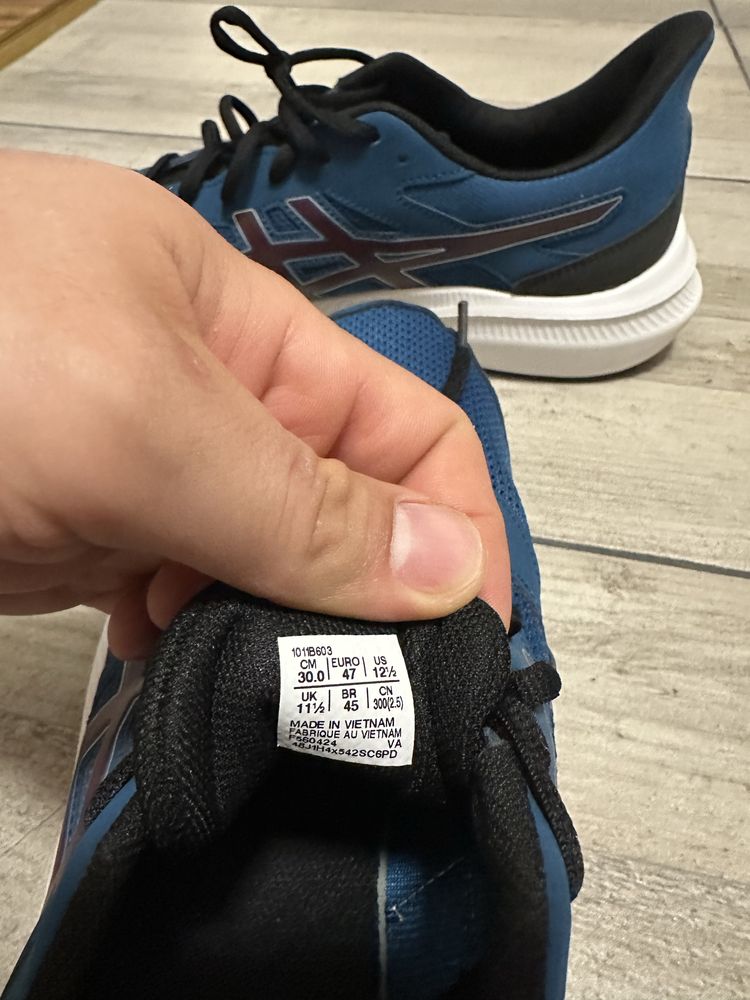 Маратонки ASICS като чисто нови!