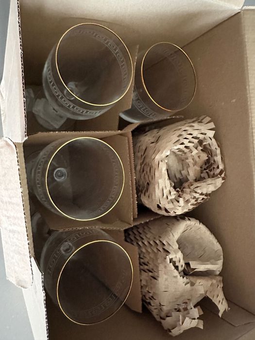 Сет чаши на Версаче от Zara Home