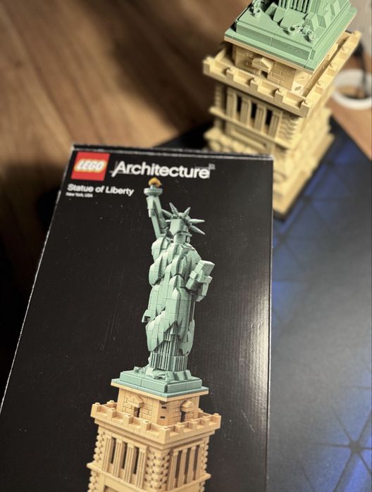 Lego Architecture 21042