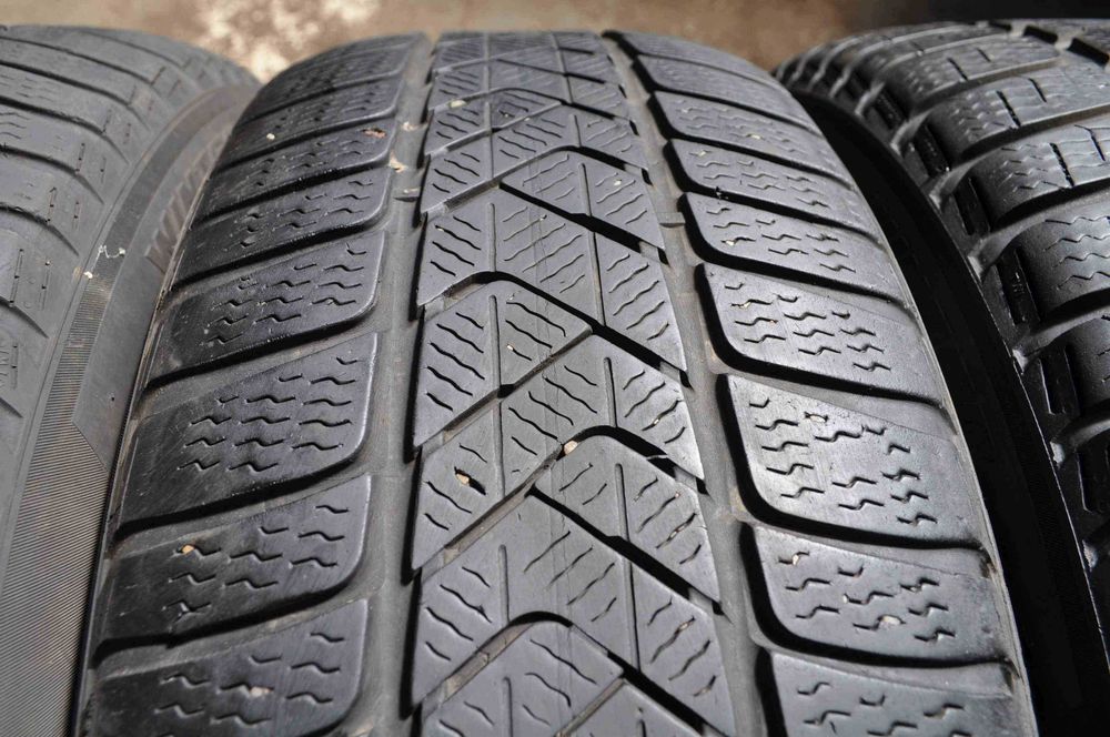 SET 4 Anvelope Iarna 225/50 R18 PIRELLI Sottozero 3 95H - Runflat