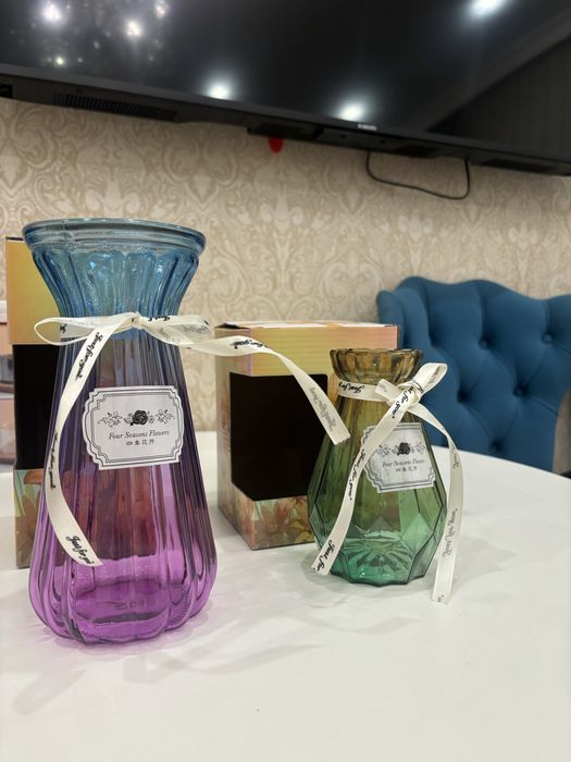 Вазы много 15 см - 500 тг., 22 см - 1000 тг.