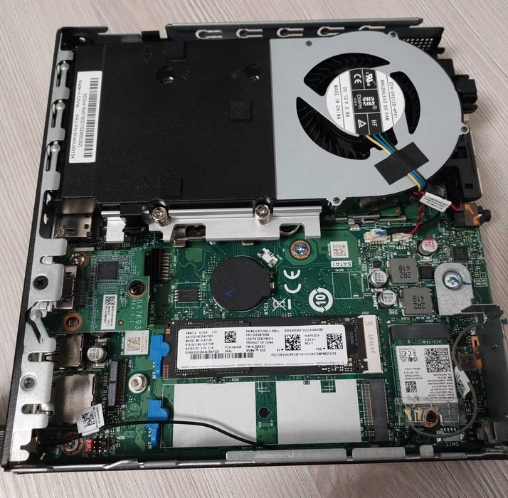 Lenovo ThinkCentre M70Q Tiny Gen.5, i3-14100T, 16GB, 512GB M2