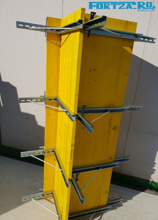Panouri galbene tip doka pentru cofraje, distantiere metalice,montanti