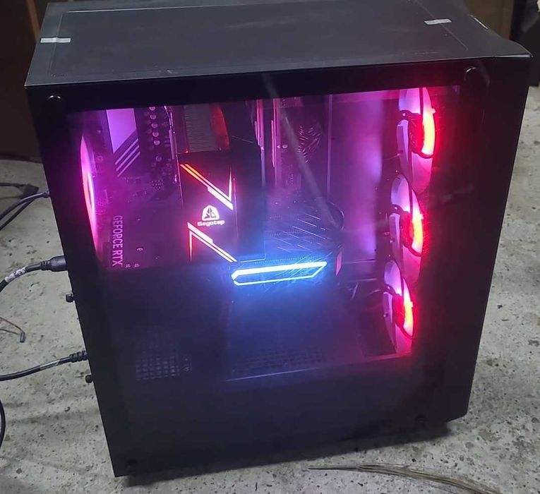Unitate Gaming cu Ryzen 5 7600, 32 GB DDR5 6000 MHz, RTX 4070 de 12 GB