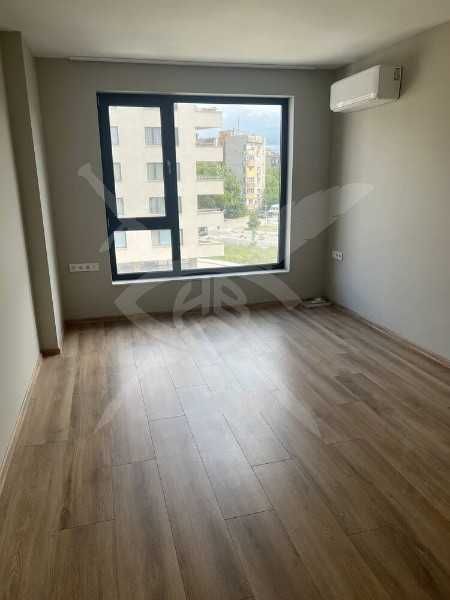 Продава се Тристаен апартамент в Пловдив, Христо Смирненски - 140 кв.м за 2500 €/кв.м - Снимка #1