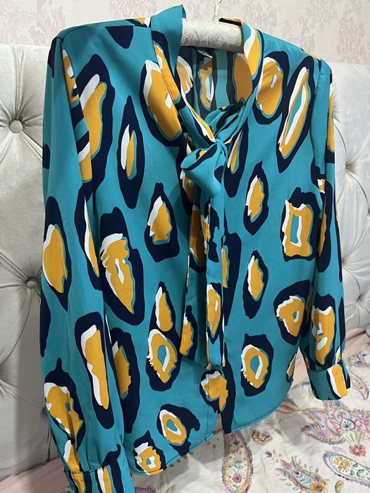 2 Рубашки ( ярко розовая и бирюзовая ) размер 44-46