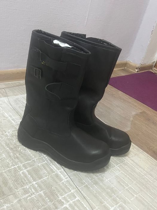 Зимний спец обувь с металлическим носком