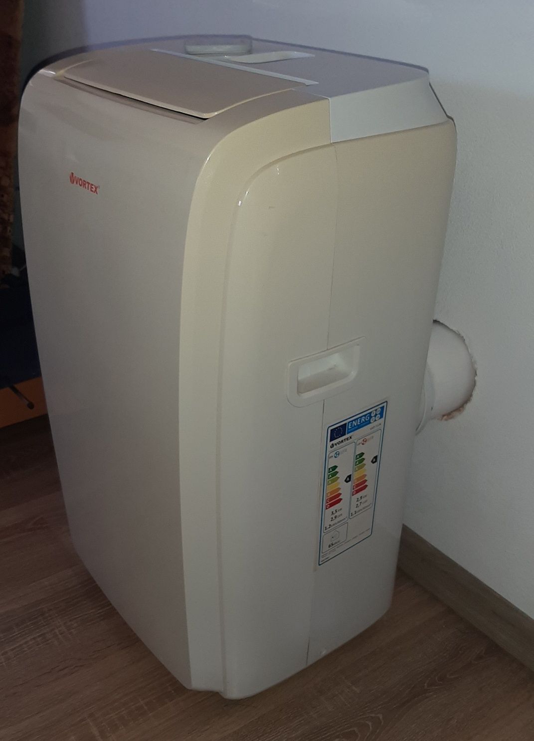 Aer conditionat Vortex 1200 BTU, mobil cu invertor, incalzire, dezumid