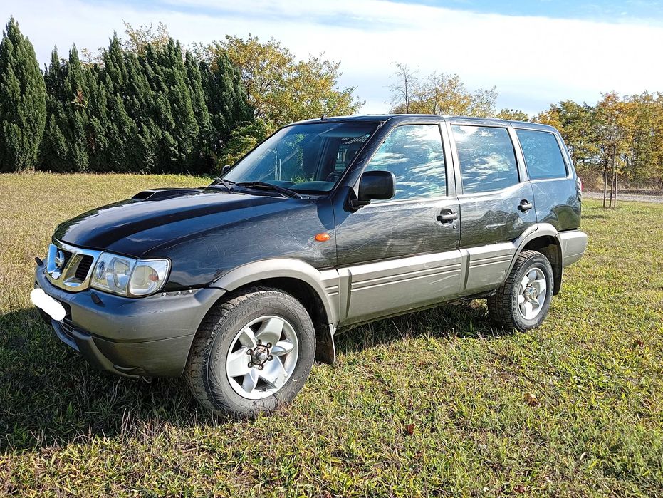 Societate agricolă vinde Nissan Terrano 2