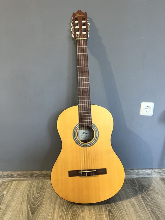 Китара класическа чисто нова