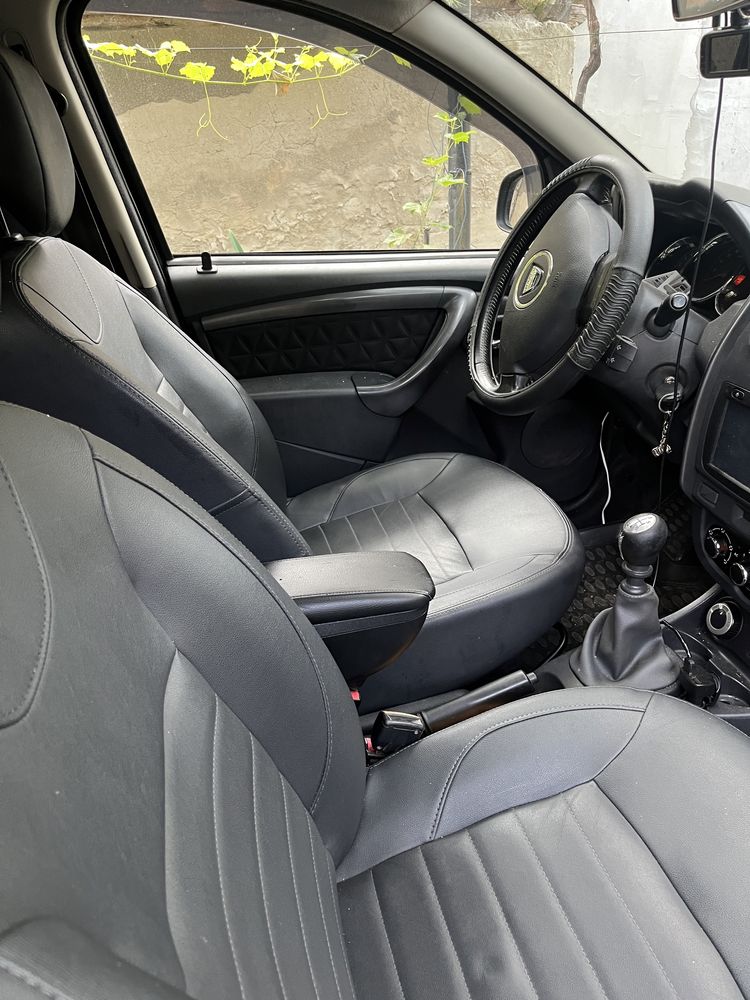 Vând Dacia duster 4*4! Km reali