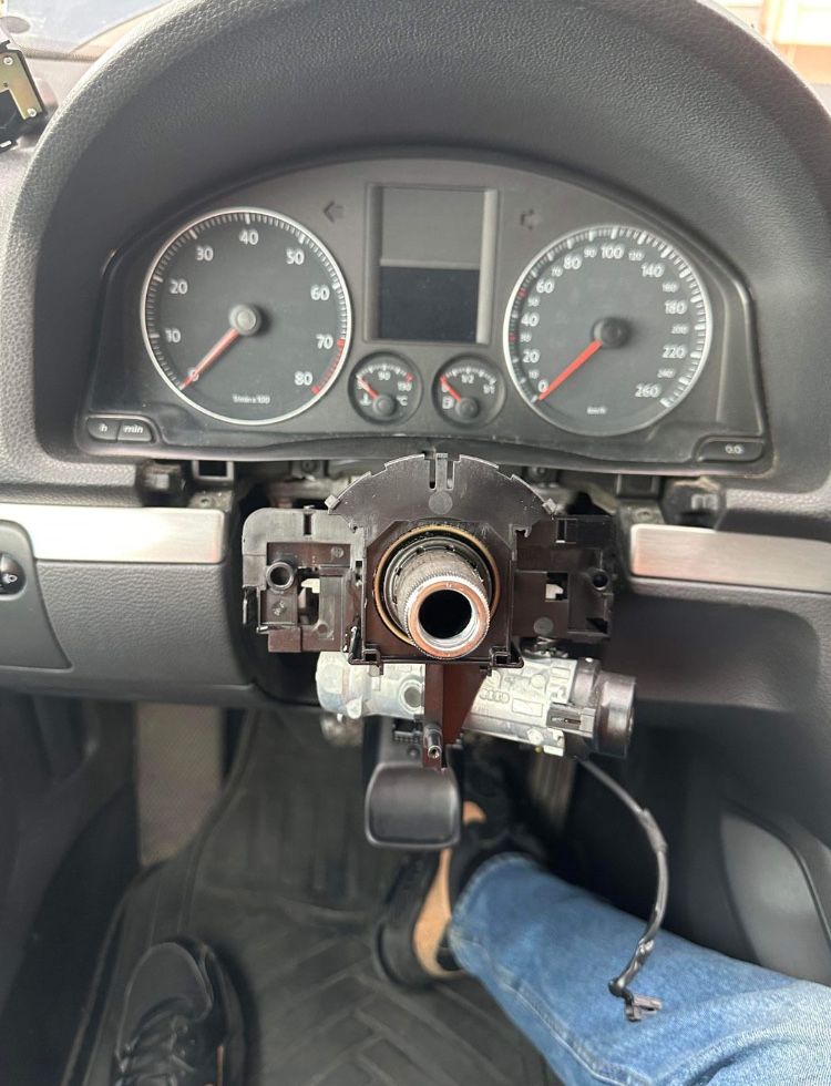 Reparatii Contacte auto blocate Volkswagen Audi Skoda Seat Nissan Ford