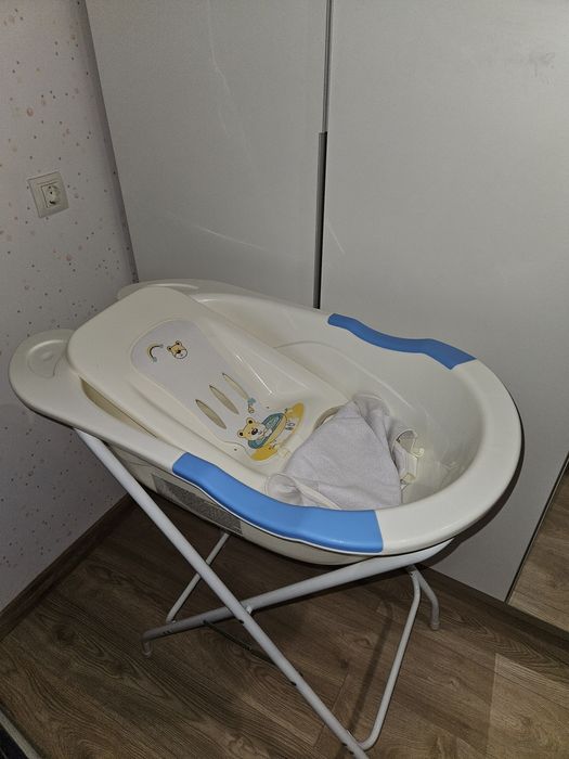 Бебешко корито със стойка