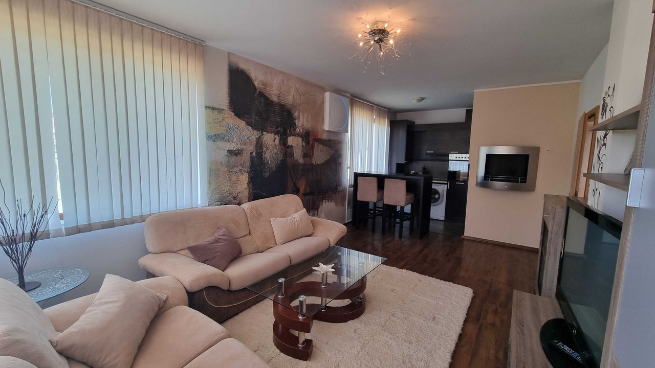 Дава се под наем Двустаен апартамент в Самоков - 62 кв.м за 357 € - Снимка #2