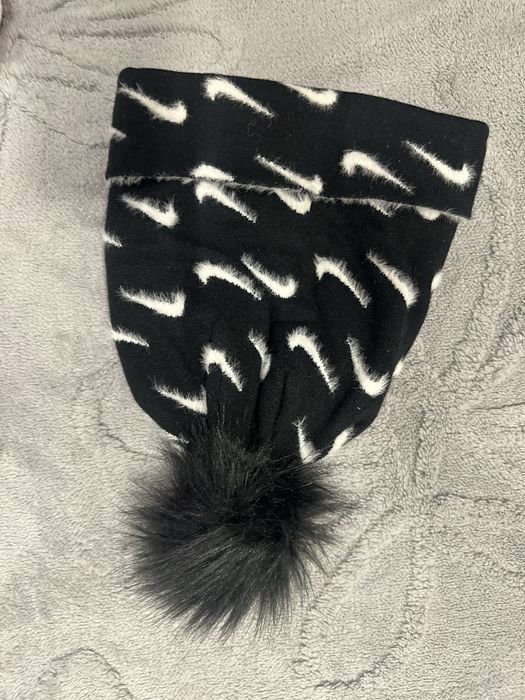 Шапка на Nike черна