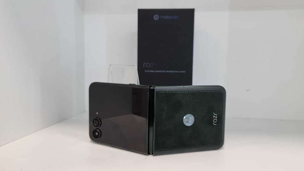 Motorola Razr 60 Ultra 5G (Ag8 Tudor1/B73657) – Desigilat in Agentie!