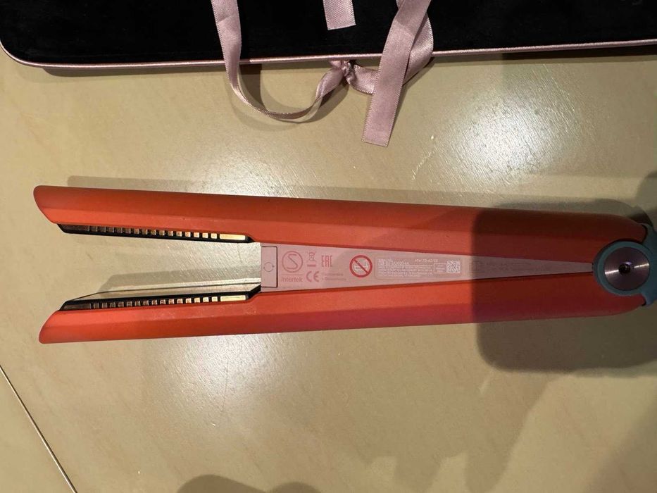 Dyson corrale преса за коса