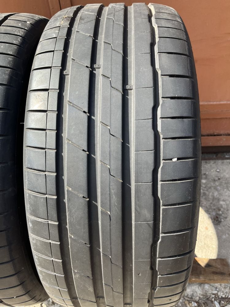 2 бр. летни гуми 255/45/19 Hankook MOE RSC DOT 0522 5,5 mm