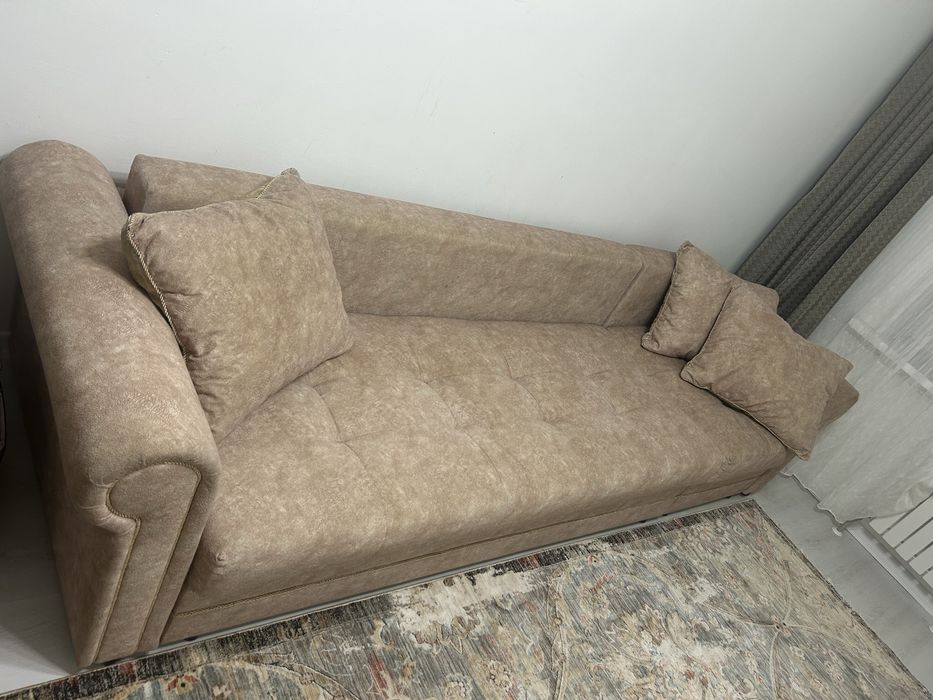 Диван (простоный мягкий диван)