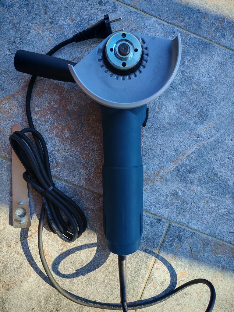 Polizor unghiular GWS 1000 profesional