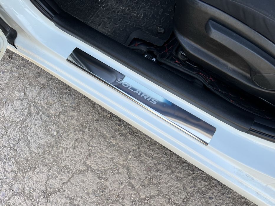 Накладки на пороги Hyundai Solaris с 2017 по 2022