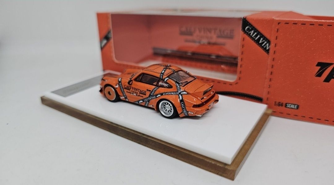 Porsche RWB 993 macheta auto premium 1:64 rasina TPC full box