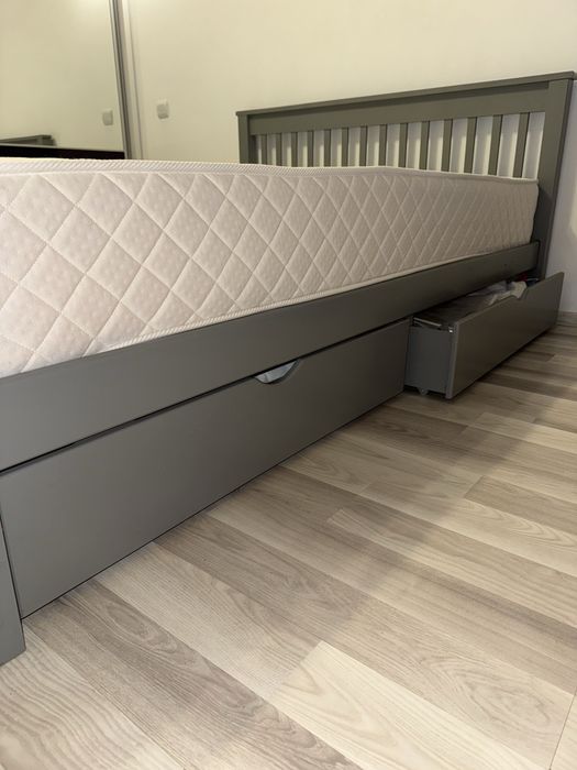 Pat Mobexpert din lemn masiv 140x190 cu somiera si lazi de depozitare