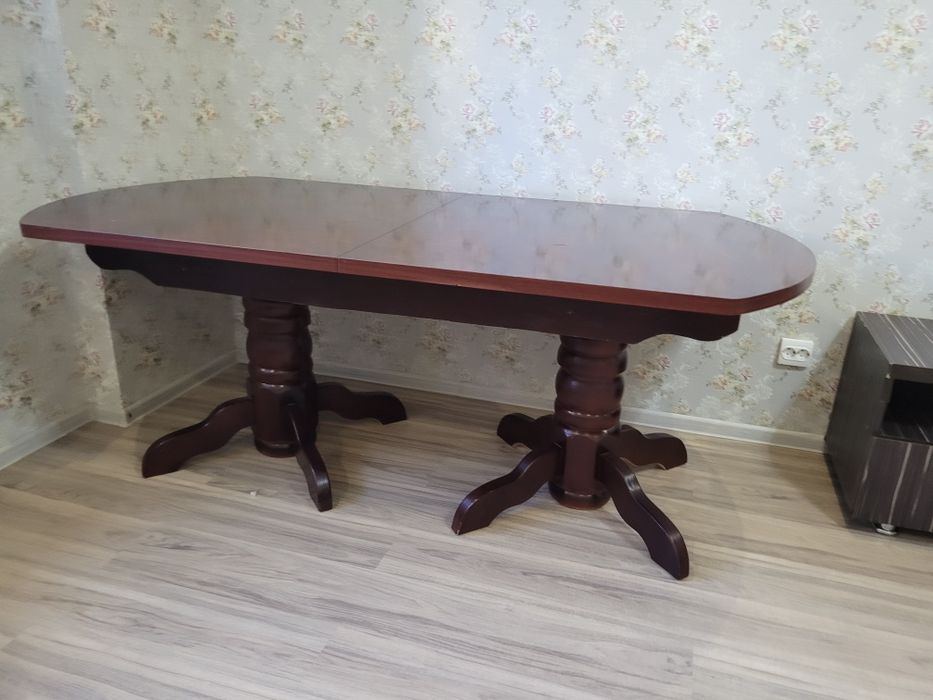Продам стол деревянный