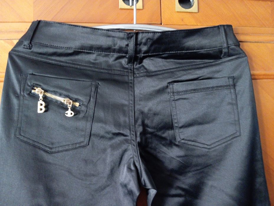Pantaloni dama noi