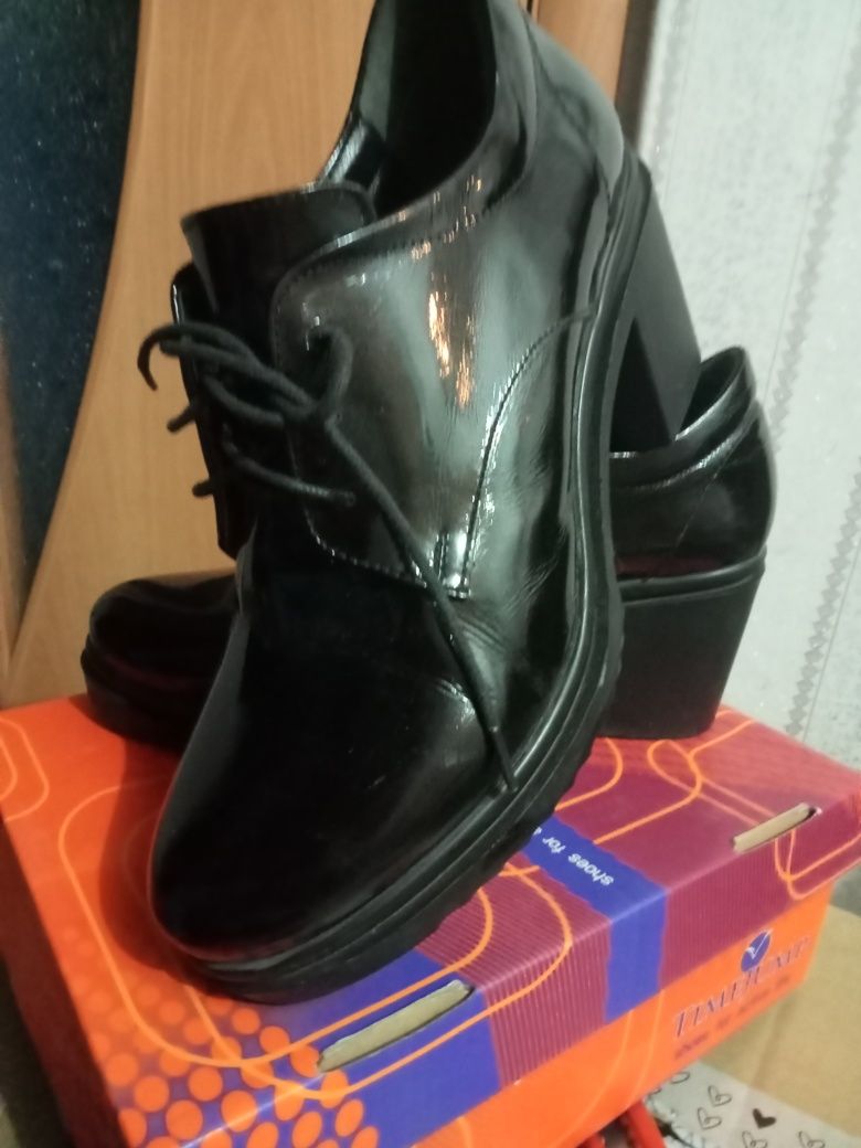 Продам женскую обувь батилены новые, туфли, сапогиза 5000