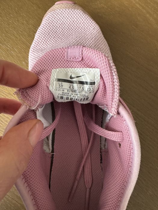 Nike дамски маратонки 37,5 размер