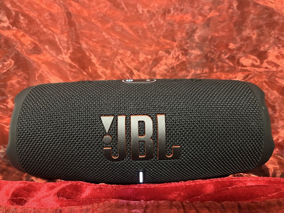 Портативна тонколона JBL Charge 5