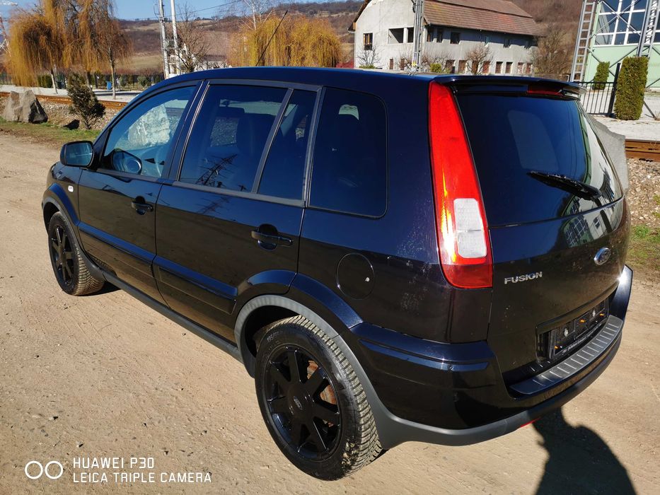 Ford Fusion Plus + 2010
