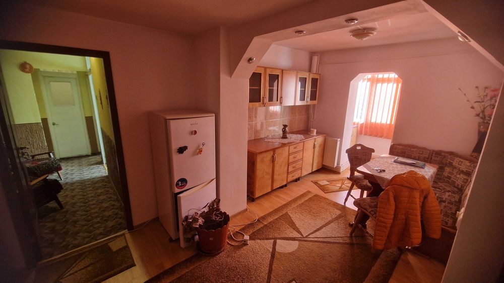 Vand apartament 3 camere, 68 mp, et. 4, decomandat, acoperis!!!