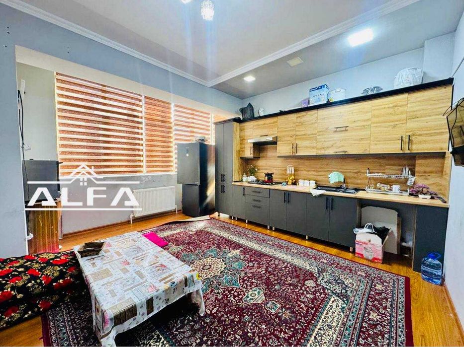 Buxoroda kvartira sotiladi 3 xonali 85m2 3-qavat.