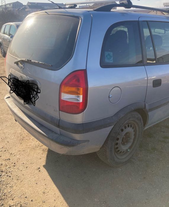 zafira 1,8 benzina cu gpl, 2002, 3500 lei. Funtionala