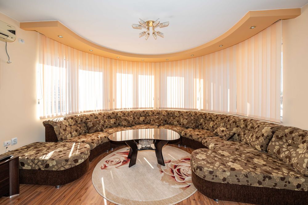 Просторен и изключително перспективен имот с. Граф Игнатиево