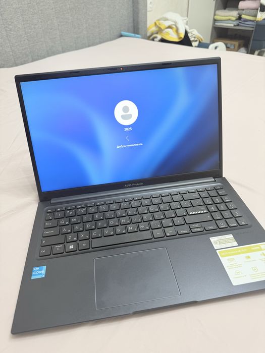 Почти новый ноутбук Asus Vivobook