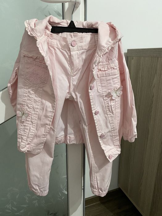 Compleu  roz pentru fetite