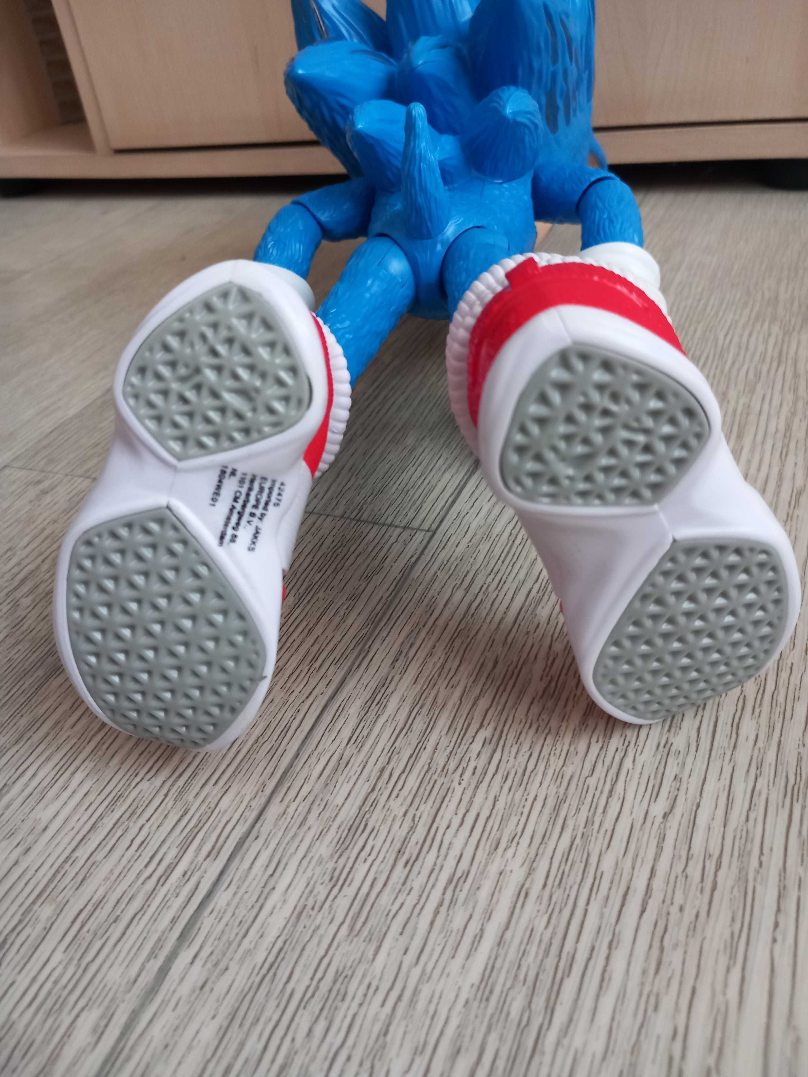 Sonic светеща и говореща !