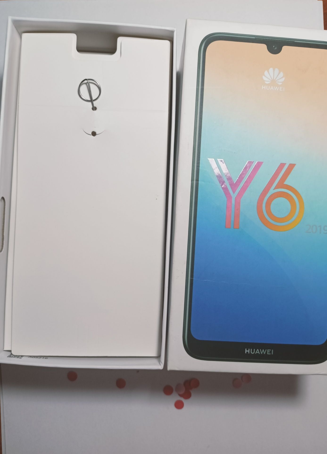 СРОЧНО продаем Huawei Y6 с гарантией