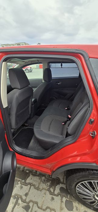 Vând NISSAN Qashqai