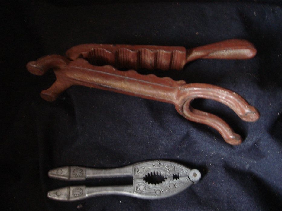 Чугунные Антикварные 100 лет Щипцы для орехов, орехокол