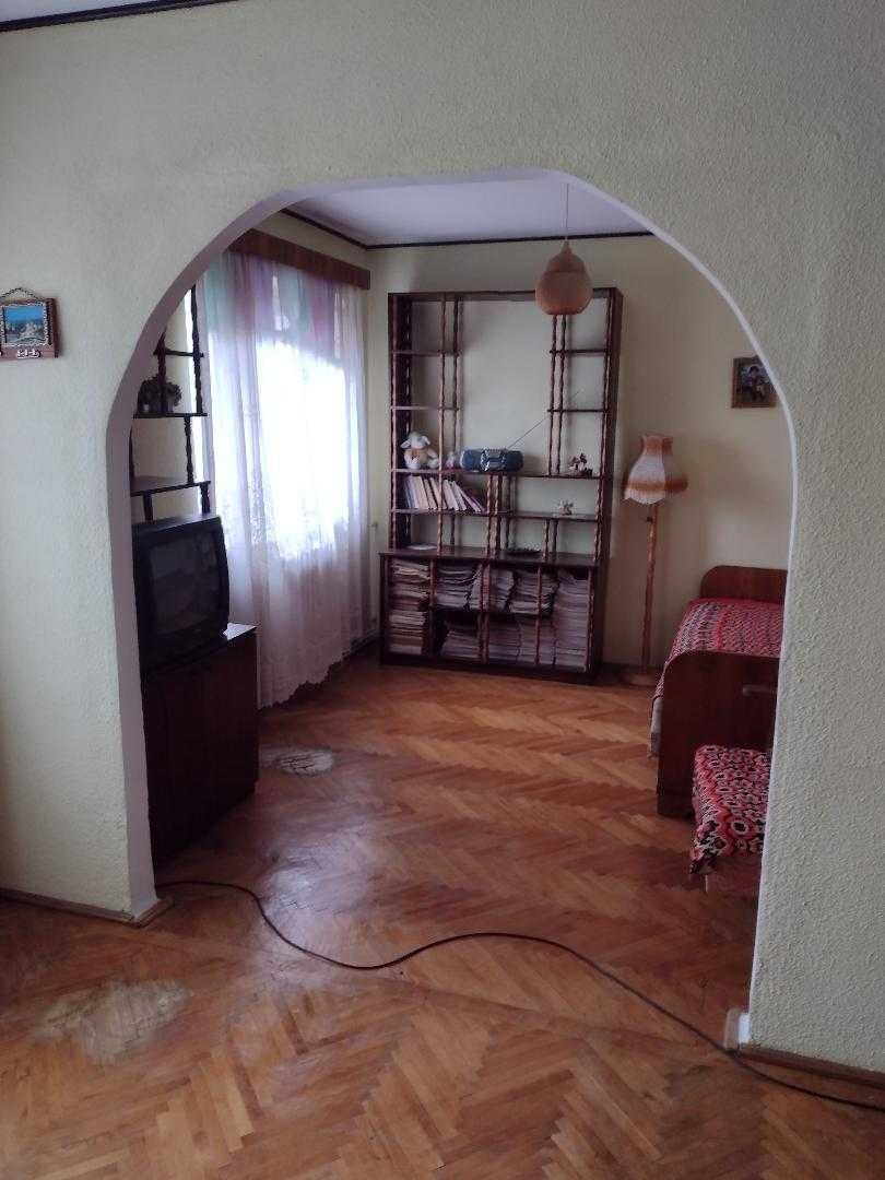 Vand apartament 4 camere