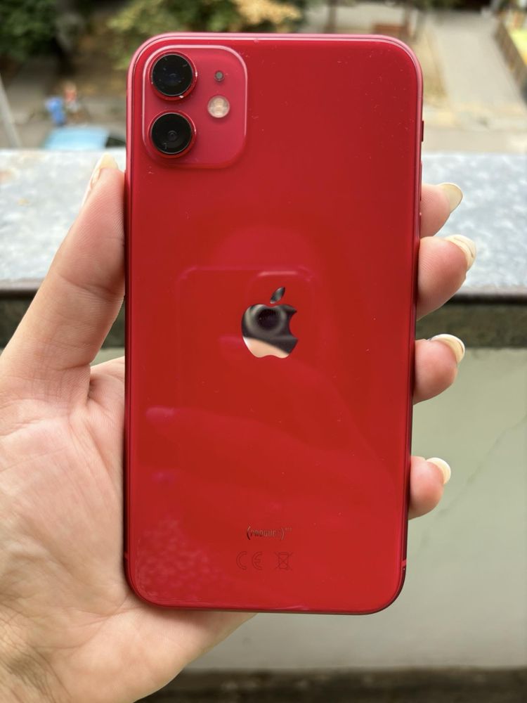 Iphone 11 81% живот на батерията! КАТО НОВ!