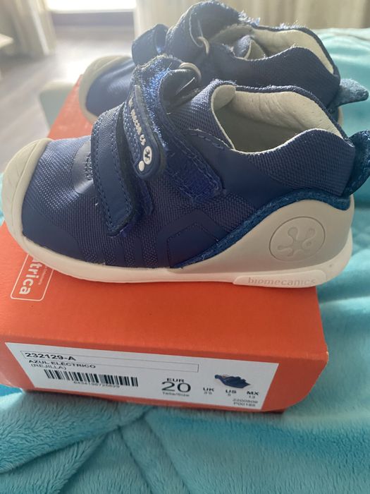 Adidasi si paluci de interior biomecanics